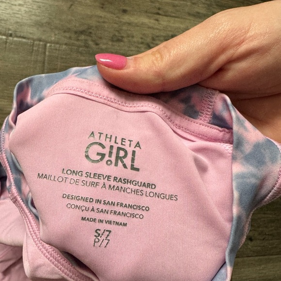 GIRLS ATHLETA RASHGUARD SIZE SMALL - Picture 2 of 2